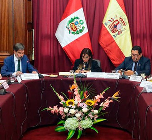 Perú impulsa relación bilateral con España